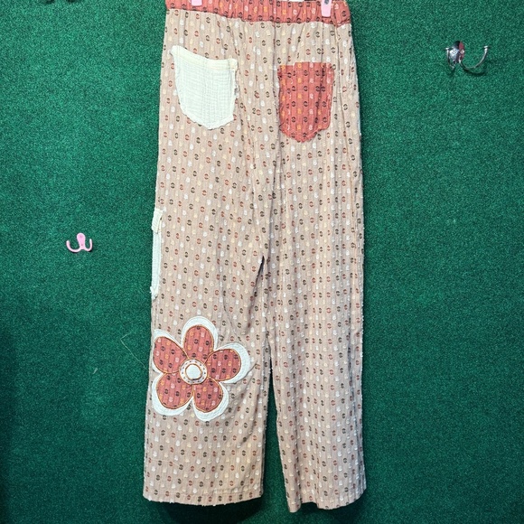 🔥119 NWT Pol Taupe Multi Flower Petal Pant - Picture 7 of 9